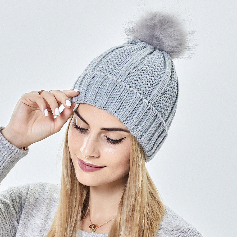 Bonnet d'hiver tricoté tendance, extensible et doublé, à motif tête de mort, pour femme, bonnet à pompon en fausse fourrure pour garder bien au chaud