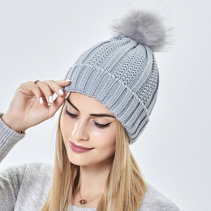 Bonnet d'hiver tricoté tendance, extensible et doublé, à motif tête de mort, pour femme, bonnet à pompon en fausse fourrure pour garder bien au chaud